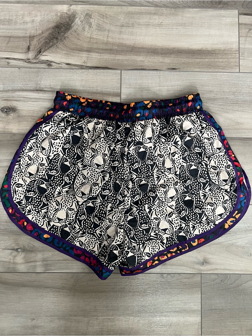 FARM Rio Mixed B&W Midnight Leopards Nylon Shorts NWT L - Picture 3 of 6